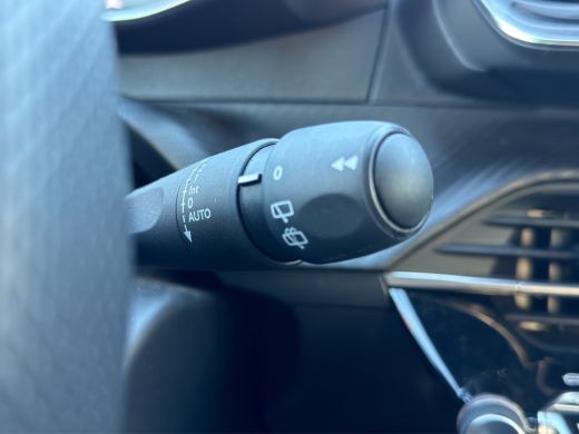 Peugeot 208 1.2 Hybrid 145 e-DCS6 GT Camera voor + Achter | Full LED | Full map navigatie | Keyless | Parkeer... ActivLease financial lease