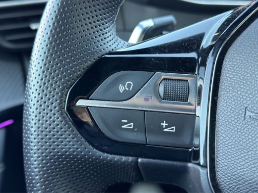 Peugeot 208 1.2 Hybrid 145 e-DCS6 GT Camera voor + Achter | Full LED | Full map navigatie | Keyless | Parkeer... ActivLease financial lease