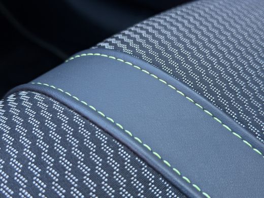 Peugeot 208 1.2 Hybrid 145 e-DCS6 GT Camera voor + Achter | Full LED | Full map navigatie | Keyless | Parkeer... ActivLease financial lease