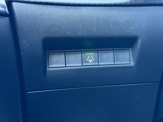 Peugeot 208 1.2 Hybrid 145 e-DCS6 GT Camera voor + Achter | Full LED | Full map navigatie | Keyless | Parkeer... ActivLease financial lease