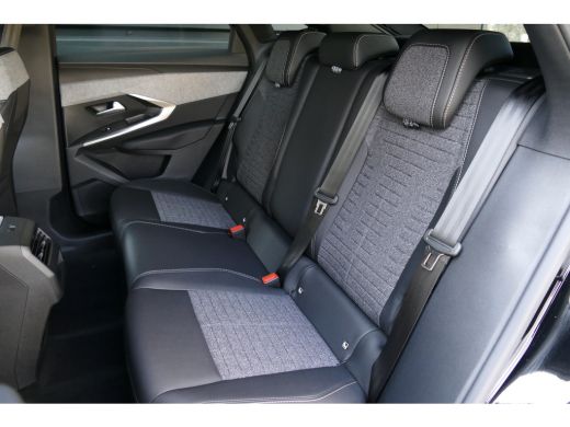 Peugeot 3008 195PK PLUG-IN HYBRID ALLURE AUTOMAAT NAVI / LED / CLIMA / PDC / CAMERA / STOELVERWARMING / KEYLES... ActivLease financial lease