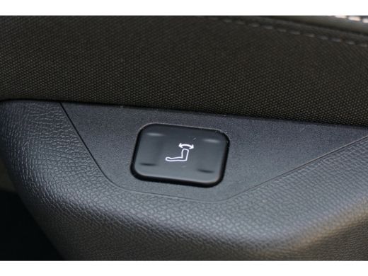 Peugeot 3008 195PK PLUG-IN HYBRID ALLURE AUTOMAAT NAVI / LED / CLIMA / PDC / CAMERA / STOELVERWARMING / KEYLES... ActivLease financial lease