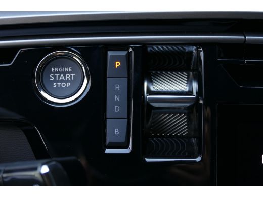 Peugeot 3008 195PK PLUG-IN HYBRID ALLURE AUTOMAAT NAVI / LED / CLIMA / PDC / CAMERA / STOELVERWARMING / KEYLES... ActivLease financial lease