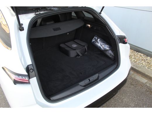 Peugeot 308 SW 1.6 Plug-in Hybrid 180 GT | Stoelverwarming | AGR Stoel | Navi | Keyless | Carplay | Climate |... ActivLease financial lease