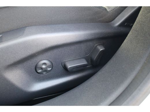 Peugeot 308 SW 1.6 Plug-in Hybrid 180 GT | Stoelverwarming | AGR Stoel | Navi | Keyless | Carplay | Climate |... ActivLease financial lease