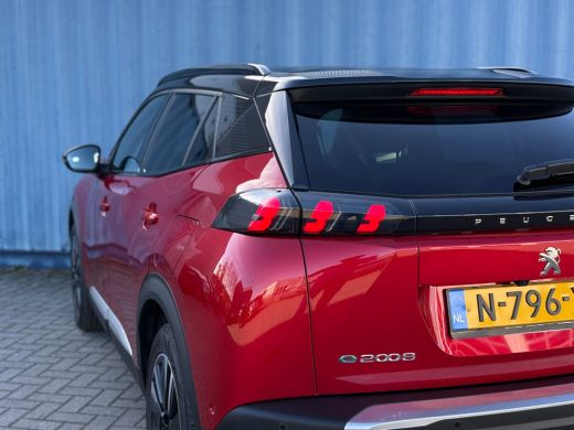 Peugeot e-2008 EV GT Pack 50 kWh Alcantara bekleding | Adeptieve cruise control | Led verlichting interieur | St... ActivLease financial lease