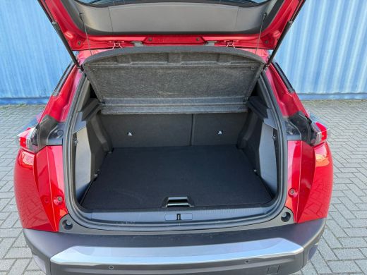 Peugeot e-2008 EV GT Pack 50 kWh Alcantara bekleding | Adeptieve cruise control | Led verlichting interieur | St... ActivLease financial lease