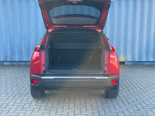 Peugeot e-2008 EV GT Pack 50 kWh Alcantara bekleding | Adeptieve cruise control | Led verlichting interieur | St... ActivLease financial lease