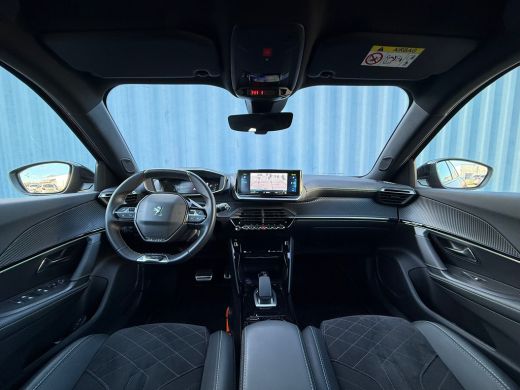 Peugeot e-2008 EV GT Pack 50 kWh Alcantara bekleding | Adeptieve cruise control | Led verlichting interieur | St... ActivLease financial lease