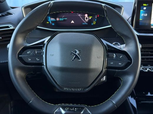Peugeot e-2008 EV GT Pack 50 kWh Alcantara bekleding | Adeptieve cruise control | Led verlichting interieur | St... ActivLease financial lease