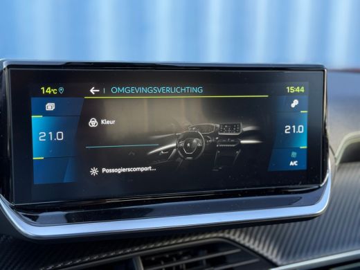 Peugeot e-2008 EV GT Pack 50 kWh Alcantara bekleding | Adeptieve cruise control | Led verlichting interieur | St... ActivLease financial lease