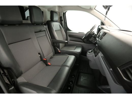 Peugeot Expert 2.0 BlueHDI 180PK L3H1 | Aut. | Airco | Cruise | Camera | Carplay | HuD | 3 Zits | Trekhaak ActivLease financial lease