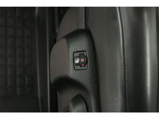 Peugeot Expert 2.0 BlueHDI 180PK L3H1 | Aut. | Airco | Cruise | Camera | Carplay | HuD | 3 Zits | Trekhaak ActivLease financial lease