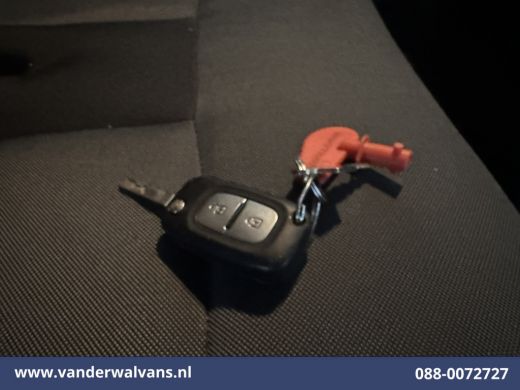 Renault Master 2.3 dCi 146pk Bakwagen 233cm Hoog Laadklep Zijdeur Euro6 Airco | Cruisecontrol | Lat om Lat Betim... ActivLease financial lease