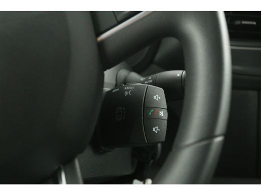 Renault Master 2.3 dCi L2H2 180PK | Aut. | Airco | Cruise | Carplay | Camera | Trekhaak | Parkeersens. ActivLease financial lease