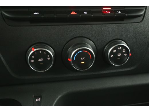 Renault Master 2.3 dCi L2H2 180PK | Aut. | Airco | Cruise | Carplay | Camera | Trekhaak | Parkeersens. ActivLease financial lease