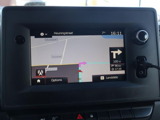 Renault Master T35 2.3 dCi 150 PK AUTOMAAT L2H2 + CARPLAY | CAMERA | 2500 KG TREKHAAK | CRUISE | NAVIGATIE ActivLease financial lease