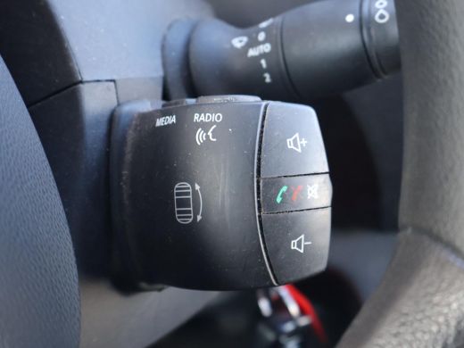 Renault Master T35 2.3 dCi 150 PK AUTOMAAT L2H2 + CARPLAY | CAMERA | 2500 KG TREKHAAK | CRUISE | NAVIGATIE ActivLease financial lease