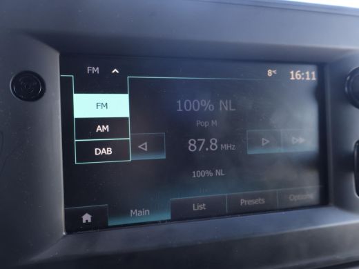 Renault Master T35 2.3 dCi 150 PK AUTOMAAT L2H2 + CARPLAY | CAMERA | 2500 KG TREKHAAK | CRUISE | NAVIGATIE ActivLease financial lease