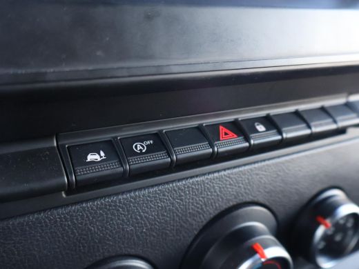 Renault Master T35 2.3 dCi 150 PK AUTOMAAT L2H2 + CARPLAY | CAMERA | 2500 KG TREKHAAK | CRUISE | NAVIGATIE ActivLease financial lease