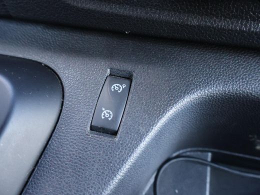 Renault Master T35 2.3 dCi 150 PK AUTOMAAT L2H2 + CARPLAY | CAMERA | 2500 KG TREKHAAK | CRUISE | NAVIGATIE ActivLease financial lease