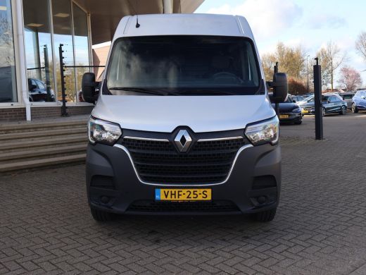 Renault Master T35 2.3 dCi 150 PK AUTOMAAT L2H2 + CARPLAY | CAMERA | 2500 KG TREKHAAK | CRUISE | NAVIGATIE ActivLease financial lease