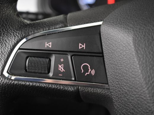 Seat Arona 1.0 TSI Xcellence | Navigatie | Airco automatisch | Apple carplay Android auto | DAB | 16"LMV ActivLease financial lease