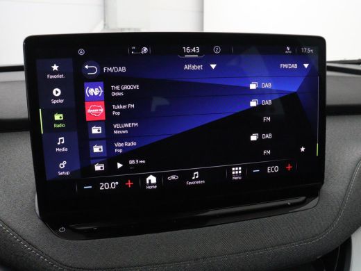 Skoda Enyaq iV 60 | Trekhaak | Half leder | Carplay | Navigatie | Full LED | 19'' | Cruise control | Sfeerverlic... ActivLease financial lease