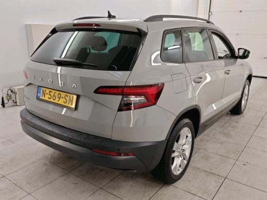 Skoda Karoq 1.5 TSI ACT Business Edition NL-AUTO | NAVI | 150 PK ActivLease financial lease