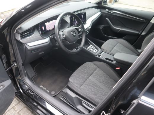 Skoda Octavia Combi 1.0 e-TSI Business Edition Plus Automaat ActivLease financial lease