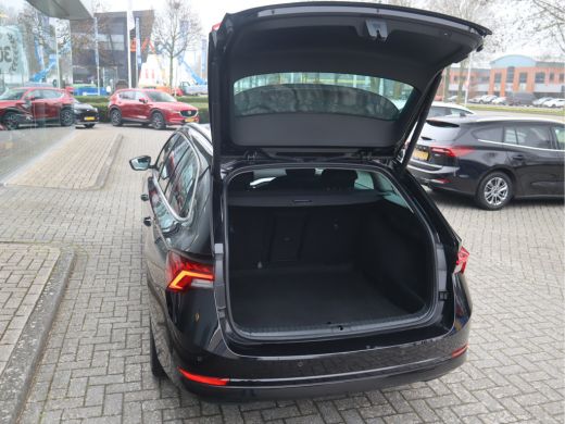 Skoda Octavia Combi 1.0 e-TSI Business Edition Plus Automaat ActivLease financial lease