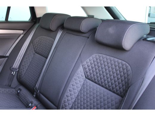 Skoda Superb Combi 1.4 TSI iV Business Edition | Uitklapbare trekhaak | Camera | Cruise controle adaptief | St... ActivLease financial lease