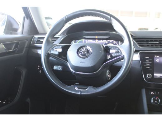 Skoda Superb Combi 1.4 TSI iV Business Edition | Uitklapbare trekhaak | Camera | Cruise controle adaptief | St... ActivLease financial lease