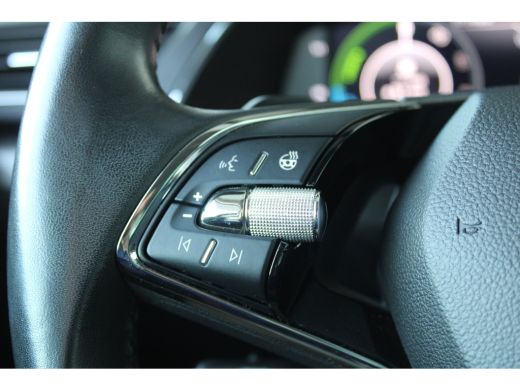 Skoda Superb Combi 1.4 TSI iV Business Edition | Uitklapbare trekhaak | Camera | Cruise controle adaptief | St... ActivLease financial lease