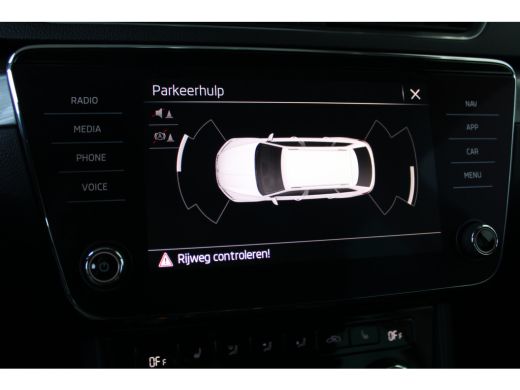 Skoda Superb Combi 1.4 TSI iV Business Edition | Uitklapbare trekhaak | Camera | Cruise controle adaptief | St... ActivLease financial lease