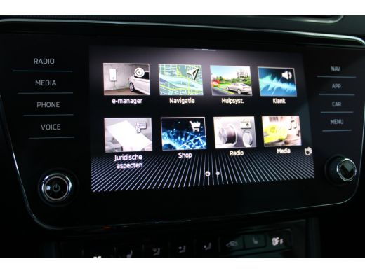 Skoda Superb Combi 1.4 TSI iV Business Edition | Uitklapbare trekhaak | Camera | Cruise controle adaptief | St... ActivLease financial lease