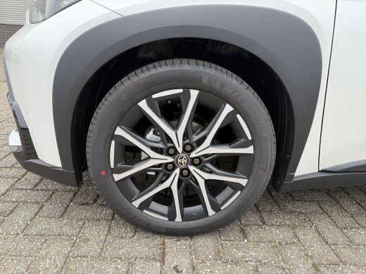 Toyota Aygo Hybrid 115 GR Sport ActivLease financial lease