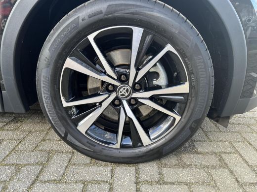 Toyota C-HR 2.0 Plug-in Hybrid 220 First Edition ActivLease financial lease