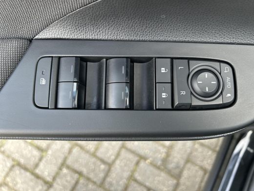 Toyota C-HR 2.0 Plug-in Hybrid 220 First Edition ActivLease financial lease