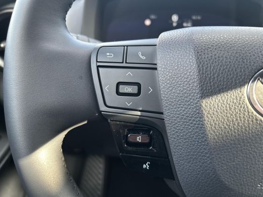 Toyota C-HR 2.0 Plug-in Hybrid 220 First Edition ActivLease financial lease