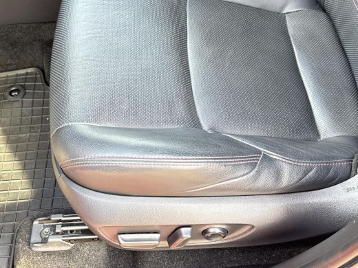 Toyota RAV4 2.5 Plug-in Hybrid AWD Bi-Tone Plus | Navigatie | Apple CarPlay/Android auto | Panoramadak | Stoe... ActivLease financial lease