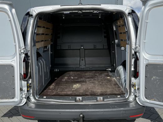 Volkswagen Caddy 2.0 TDI 102 PK / L1H1 / 1e EIG. / AIRCO / CRUISE / CARPLAY / TREKHAAK / PDC ActivLease financial lease