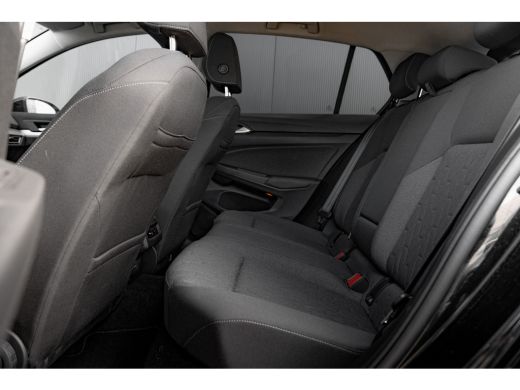 Volkswagen Golf 1.5 eHybrid Life Edition 204PK | Panoramadak | SOH 100% | ActivLease financial lease