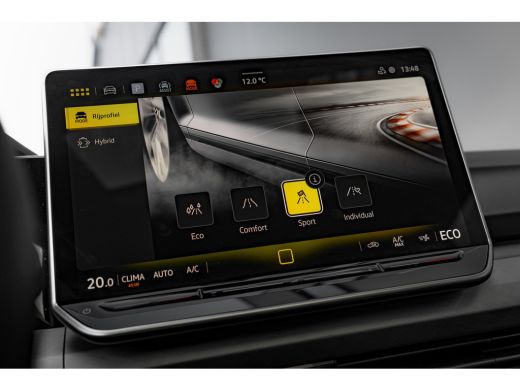 Volkswagen Golf 1.5 eHybrid Life Edition 204PK | Panoramadak | SOH 100% | ActivLease financial lease