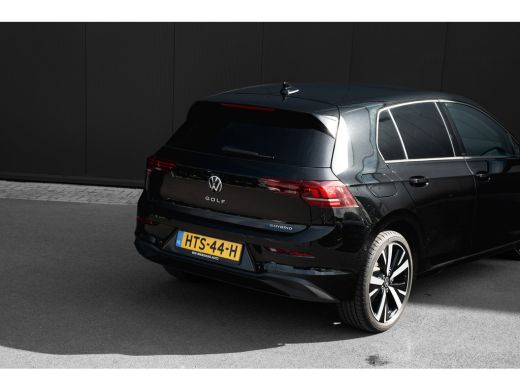 Volkswagen Golf 1.5 eHybrid Life Edition 204PK | Panoramadak | SOH 100% | ActivLease financial lease