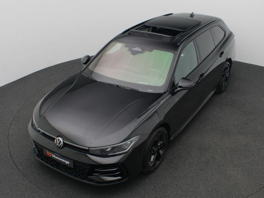 Volkswagen Passat Variant 1.5 eHybrid R-Line Edition 272PK DSG SOH 100%, Pano-Schuifdak, Trekhaak, Black Style, Hea... ActivLease financial lease