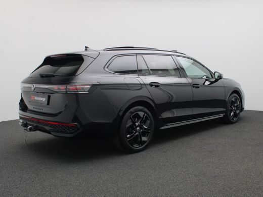 Volkswagen Passat Variant 1.5 eHybrid R-Line Edition 272PK DSG SOH 100%, Pano-Schuifdak, Trekhaak, Black Style, Hea... ActivLease financial lease