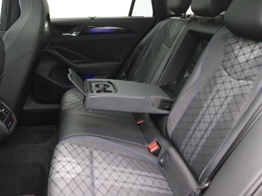 Volkswagen Passat Variant 1.5 eHybrid R-Line Edition 272PK DSG SOH 100%, Pano-Schuifdak, Trekhaak, Black Style, Hea... ActivLease financial lease