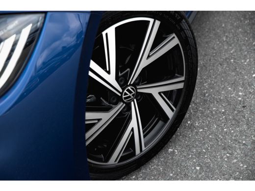 Volkswagen Polo 1.0 TSI DSG R-Line | Panorama Dak | Camera | | Achteruitrijcamera | Elektrisch glazen panorama-dak ActivLease financial lease