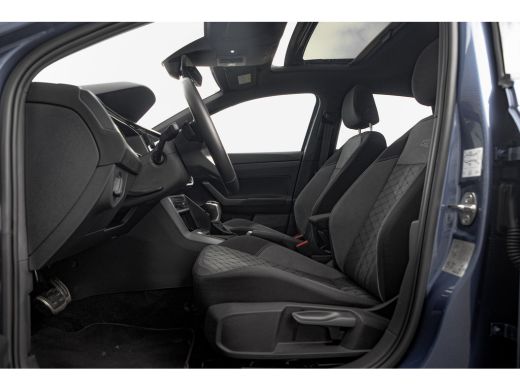 Volkswagen Polo 1.0 TSI DSG R-Line | Panorama Dak | Camera | | Achteruitrijcamera | Elektrisch glazen panorama-dak ActivLease financial lease